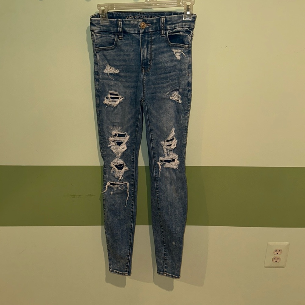 American eagle distressed jeans